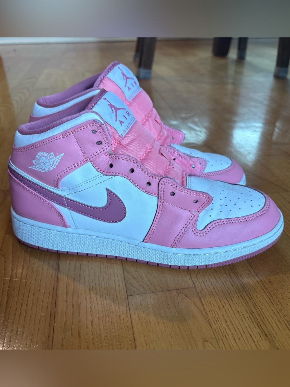 Nike Air Jordan 1 Mid Sneakers Valentines Day Youth Pink White Kids Girls Sz 6.5